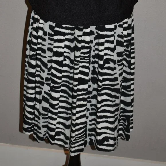 Leslie Fay Zebra Print Skirt with Top & Matching Scarf Size 12P - Picture 6 of 7